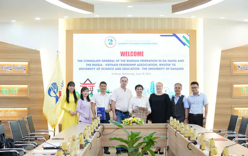 KHOA TÂM LÝ – GIÁO DỤC – CÔNG TÁC XÃ HỘI THAM GIA HOẠT ĐỘNG ĐÓN TIẾP TỔNG LÃNH SỰ LIÊN BANG NGA VÀ CHỦ TỊCH HỘI HỮU NGHỊ NGA – VIỆT VÙNG IRKUTSK, BAIKAL