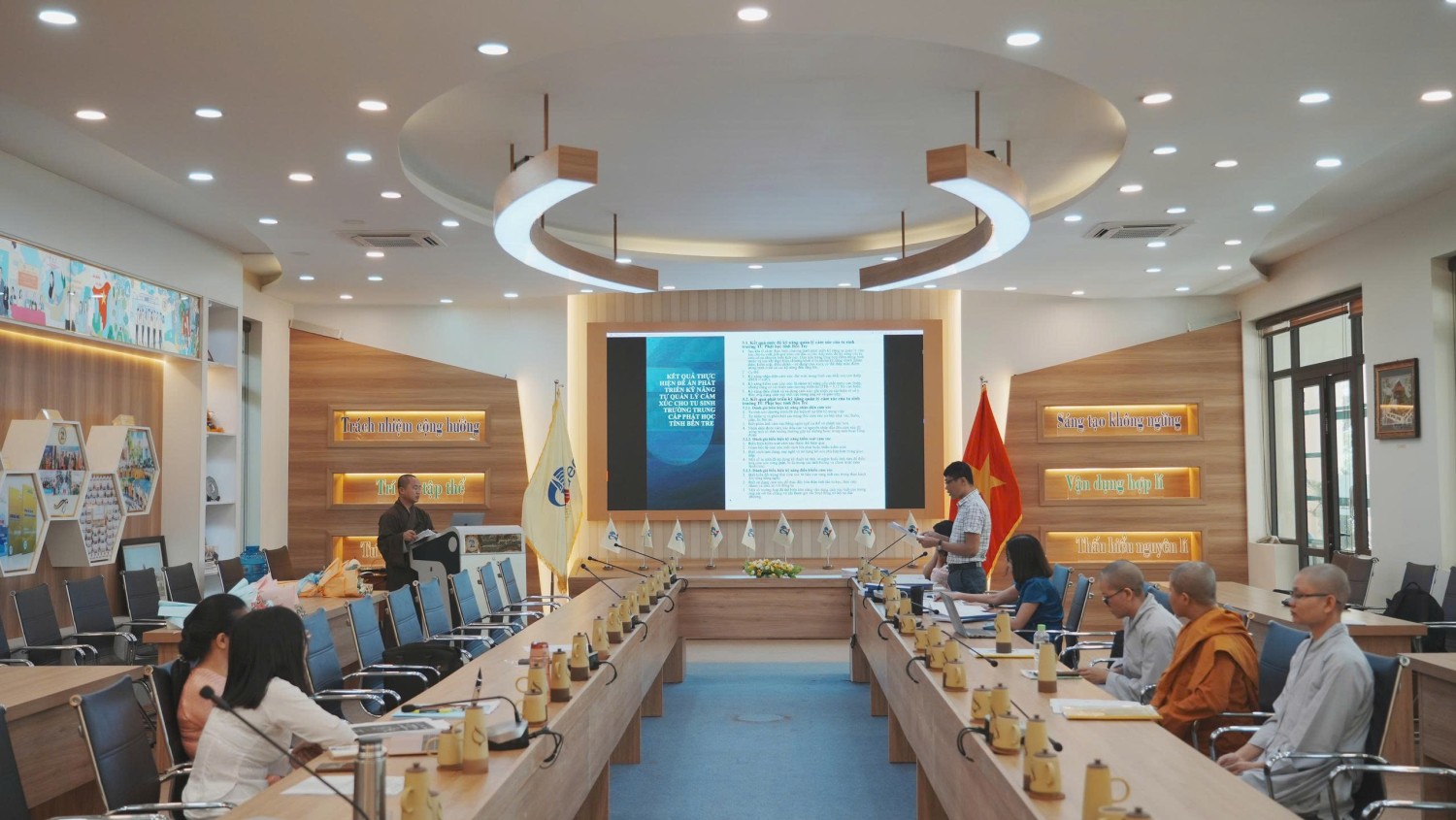 BẢO VỆ ĐỀ ÁN THẠC SĨ TÂM LÝ HỌC K47: ĐÁNH DẤU CHẶNG ĐƯỜNG HỌC THUẬT QUAN TRỌNG