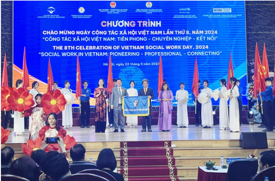 TRƯỜNG ĐẠI HỌC SƯ PHẠM – ĐHĐN NHẬN CỜ ĐĂNG CAI TỔ CHỨC NGÀY CÔNG TÁC XÃ HỘI VIỆT NAM LẦN THỨ 9, NĂM 2025